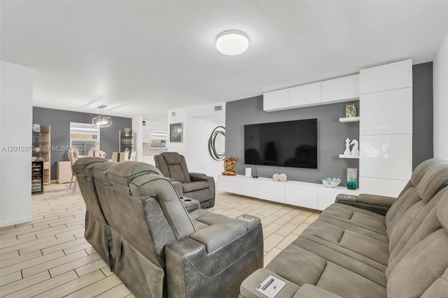 2762 NW 9th Ct, Fort Lauderdale, FL 33311