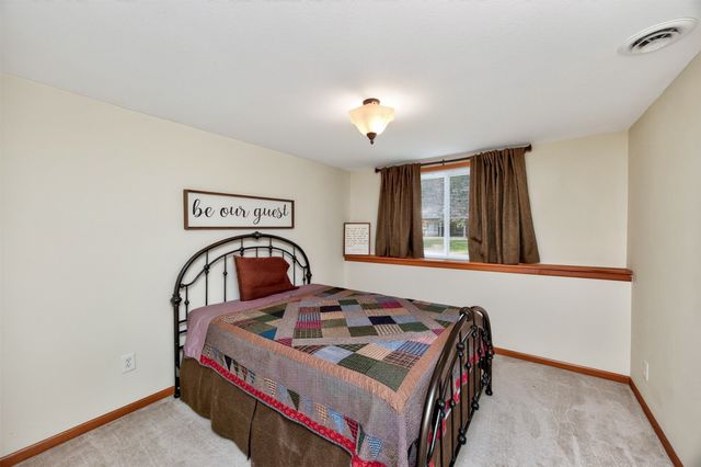 6038 Pinewood Court, Johnston, IA 50131