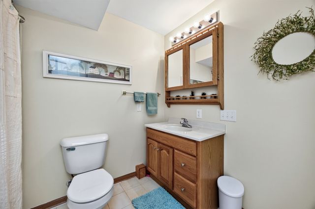 6038 Pinewood Court, Johnston, IA 50131