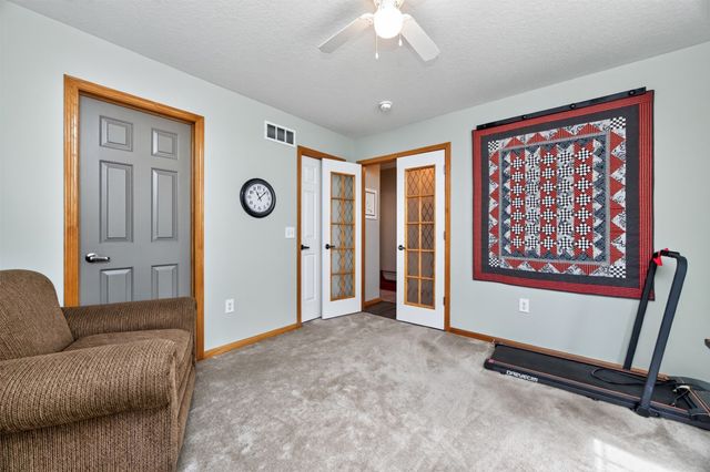 6038 Pinewood Court, Johnston, IA 50131