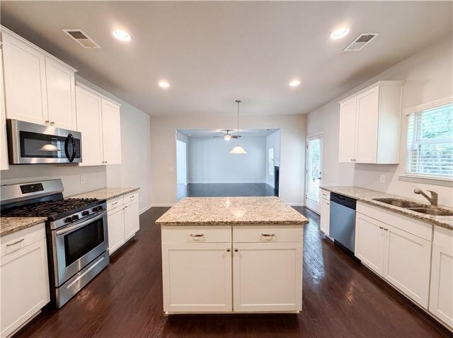 359 Holbrook Drive, Dallas, GA 30132