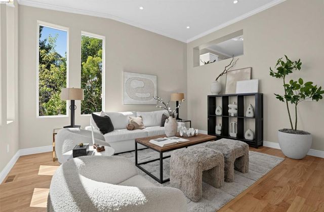 7026 Devon Way, Berkeley, CA 94705