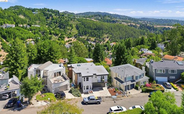 7026 Devon Way, Berkeley, CA 94705