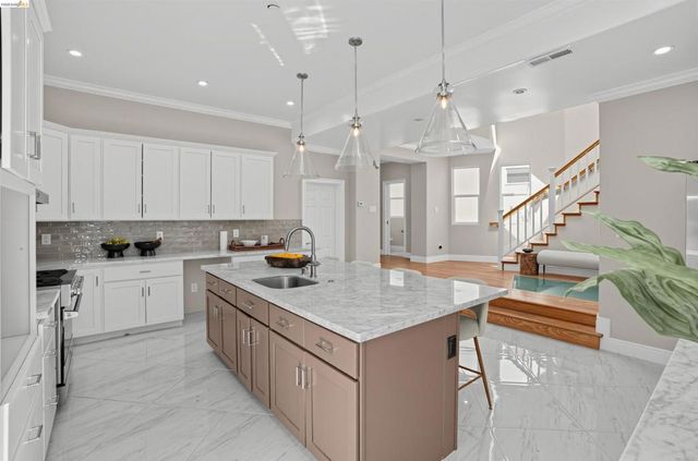 7026 Devon Way, Berkeley, CA 94705