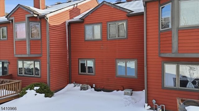 504 Clark Circle, Raritan Twp., NJ 08822