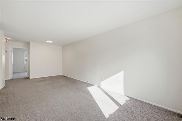 504 Clark Circle, Raritan Twp., NJ 08822