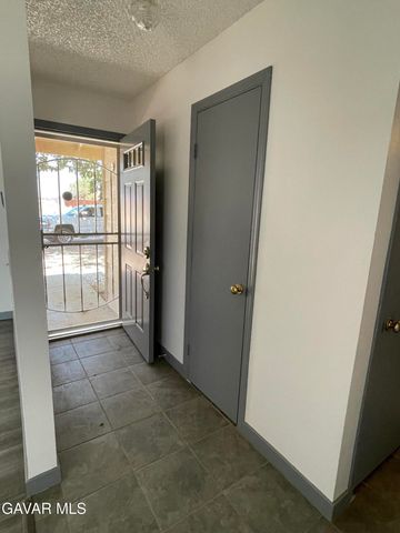 10416 Peach Avenue, California City, CA 93505