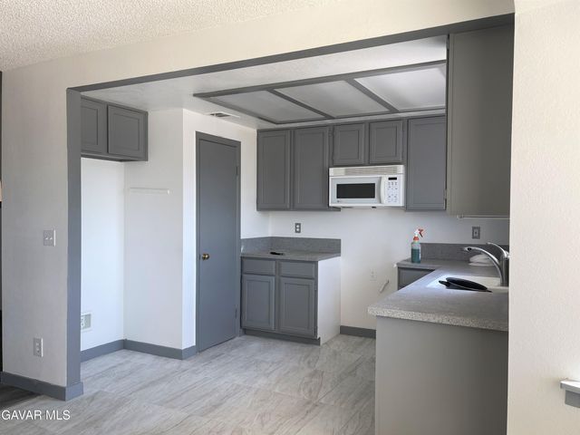 10416 Peach Avenue, California City, CA 93505