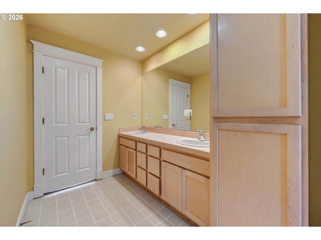 21999 Ne PARK Ln, Fairview, OR 97024