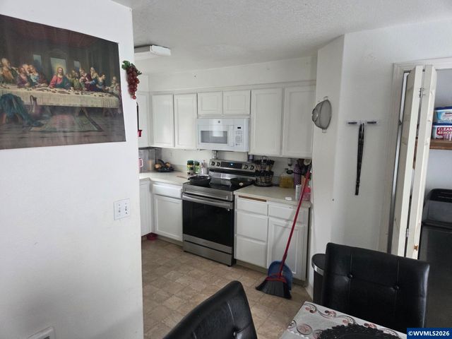 1195-1197 Shipping St NE, Salem, OR 97301