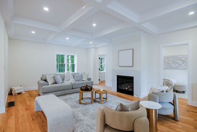 583 Fletcher St, Northbridge, MA 01588