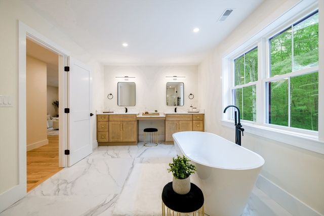 583 Fletcher St, Northbridge, MA 01588
