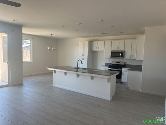 716 Montejo Court, Delano, CA 93215