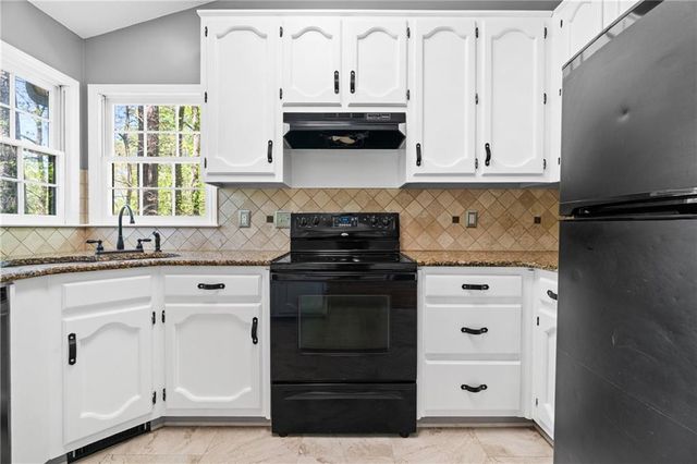 3311 Hillside Drive, Powder Springs, GA 30127