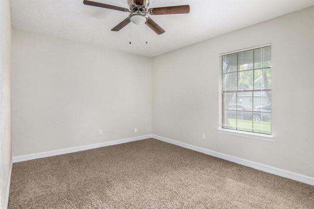 2716 Pine Cone Lane Corner, Pearland, TX 77581