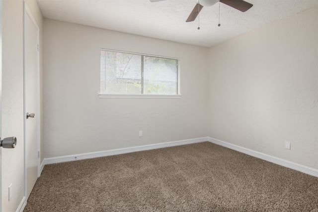 2716 Pine Cone Lane Corner, Pearland, TX 77581