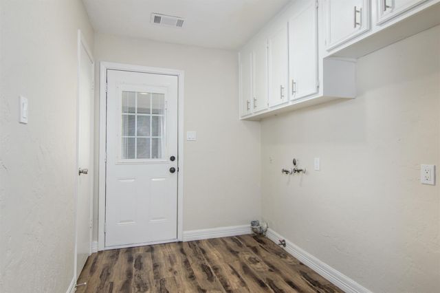 2716 Pine Cone Lane Corner, Pearland, TX 77581