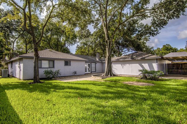 2716 Pine Cone Lane Corner, Pearland, TX 77581