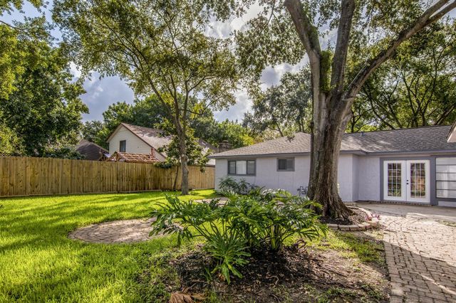 2716 Pine Cone Lane Corner, Pearland, TX 77581