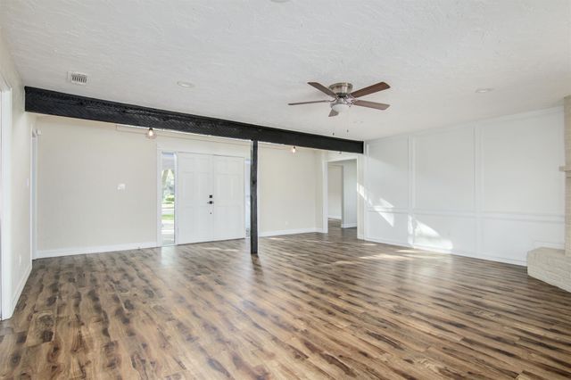 2716 Pine Cone Lane Corner, Pearland, TX 77581
