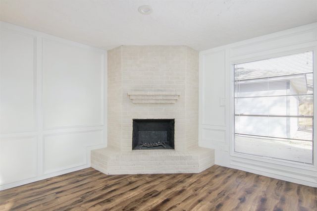 2716 Pine Cone Lane Corner, Pearland, TX 77581