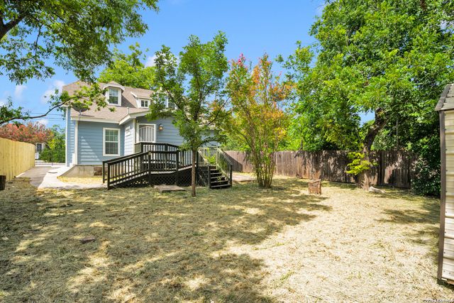 1615 W Commerce St, San Antonio, TX 78207
