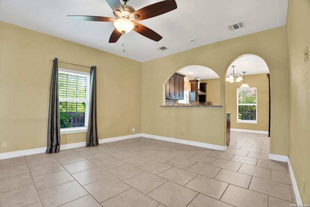 1615 W Commerce St, San Antonio, TX 78207