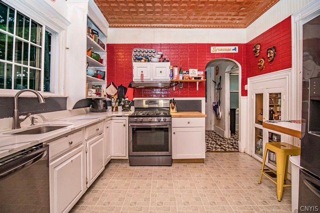 148 Clairmonte Avenue, Syracuse, NY 13207