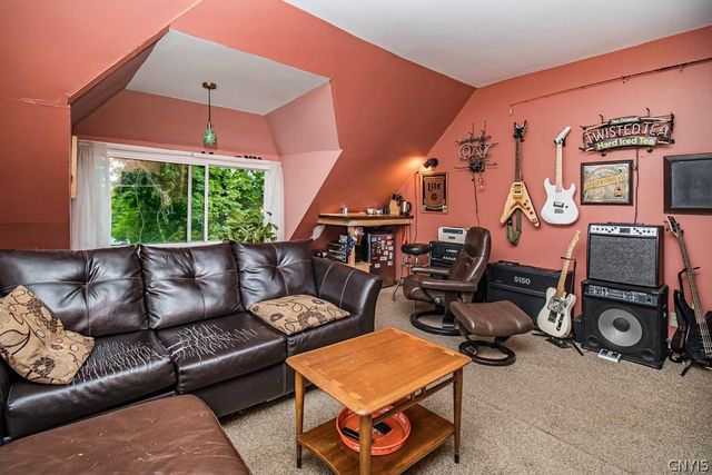 148 Clairmonte Avenue, Syracuse, NY 13207