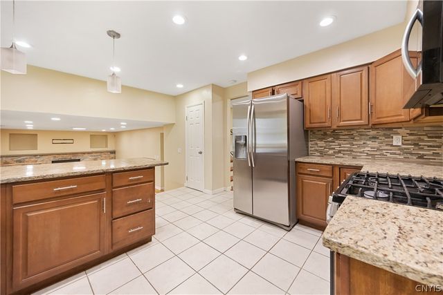 204 Donlin Drive, Salina, NY 13088