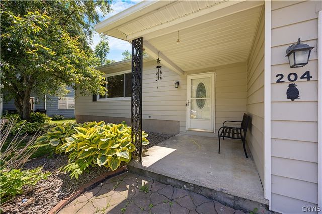 204 Donlin Drive, Salina, NY 13088