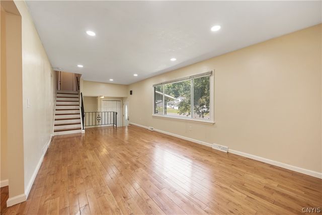 204 Donlin Drive, Salina, NY 13088