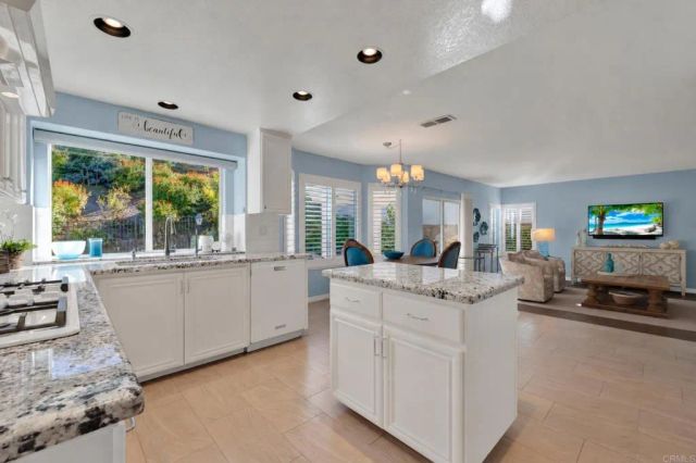 3733 Southridge Way, Oceanside, CA 92056