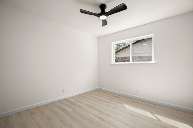 1400 S Meadows DR, Austin, TX 78758