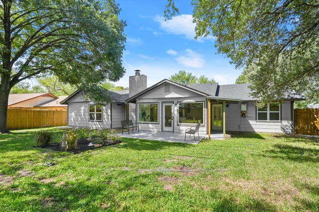 1400 S Meadows DR, Austin, TX 78758
