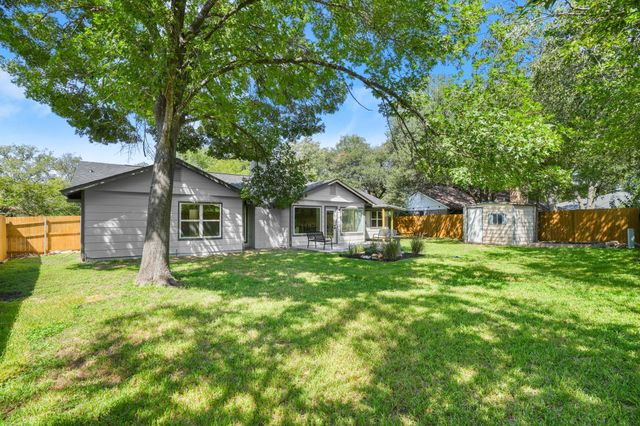 1400 S Meadows DR, Austin, TX 78758