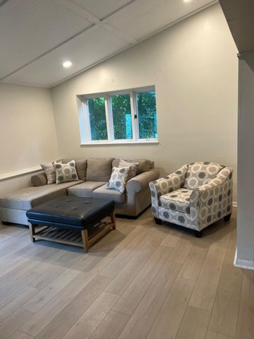 6617 Flushing Road, Flushing, MI 48433