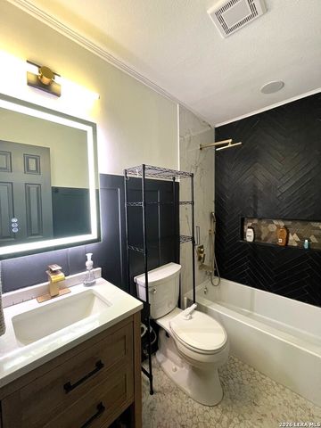 305 Jeanette, Converse, TX 78109