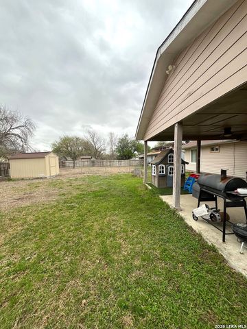 305 Jeanette, Converse, TX 78109