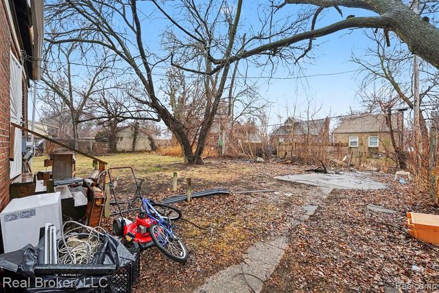 14848 Lesure Street, Detroit, MI 48227