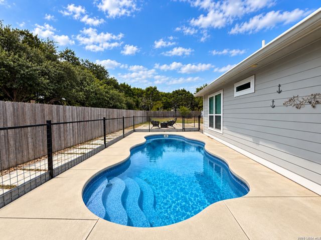 2029 BLUERIDGE DR, Canyon Lake, TX 78133
