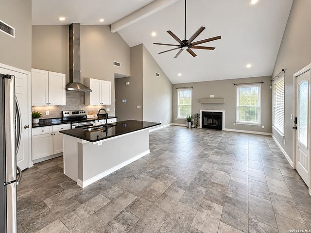 2029 BLUERIDGE DR, Canyon Lake, TX 78133