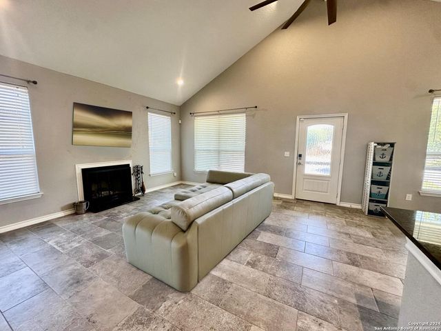 2029 BLUERIDGE DR, Canyon Lake, TX 78133
