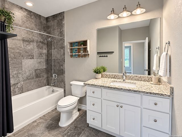 2029 BLUERIDGE DR, Canyon Lake, TX 78133