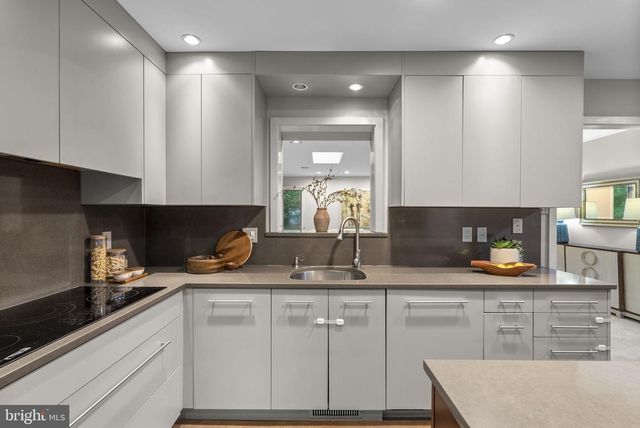 419 WATTS BRANCH PKWY, Potomac, MD 20854