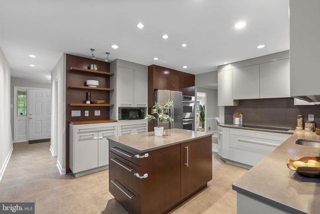 419 WATTS BRANCH PKWY, Potomac, MD 20854