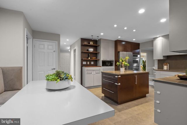 419 WATTS BRANCH PKWY, Potomac, MD 20854