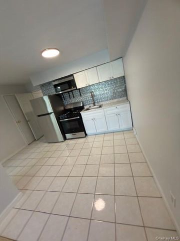 195-27 37 Ave First Fl, Flushing, NY 11358