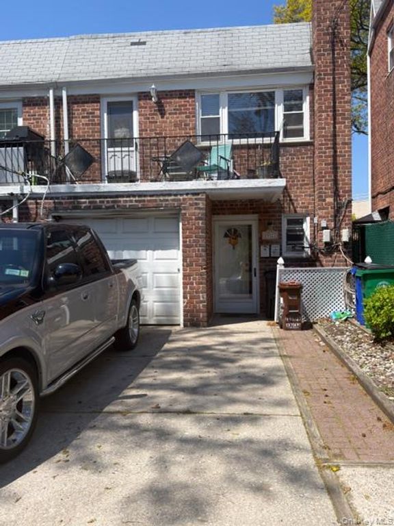 195-27 37 Ave First Fl, Flushing, NY 11358