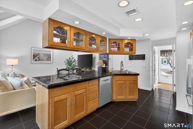 14 Centre Village Drive 14, Madison, CT 06443